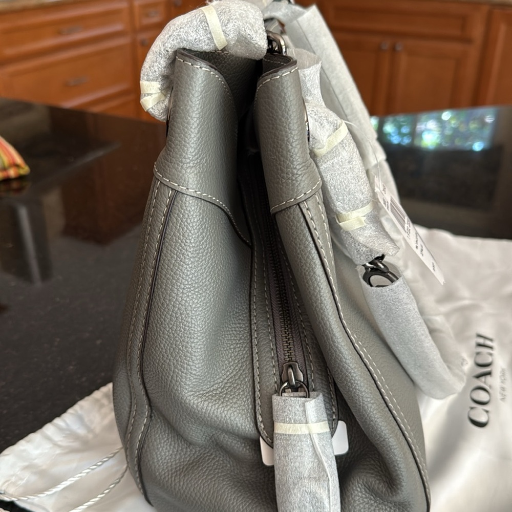 Coach Turnlock Edie Shoulder Bag Dark Heather Gray Pebble Leather New W/Tags - Picture 3 of 16